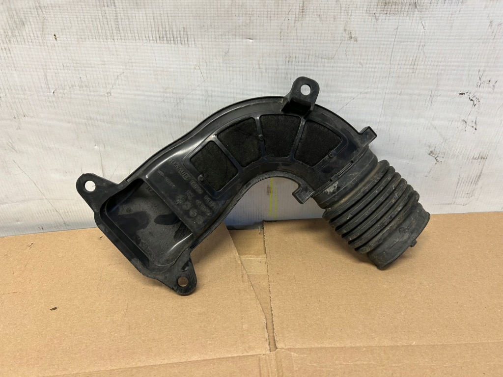 Купити Труба повітрозабірник повітря renault arkana 1.6 e-tech 165555837r