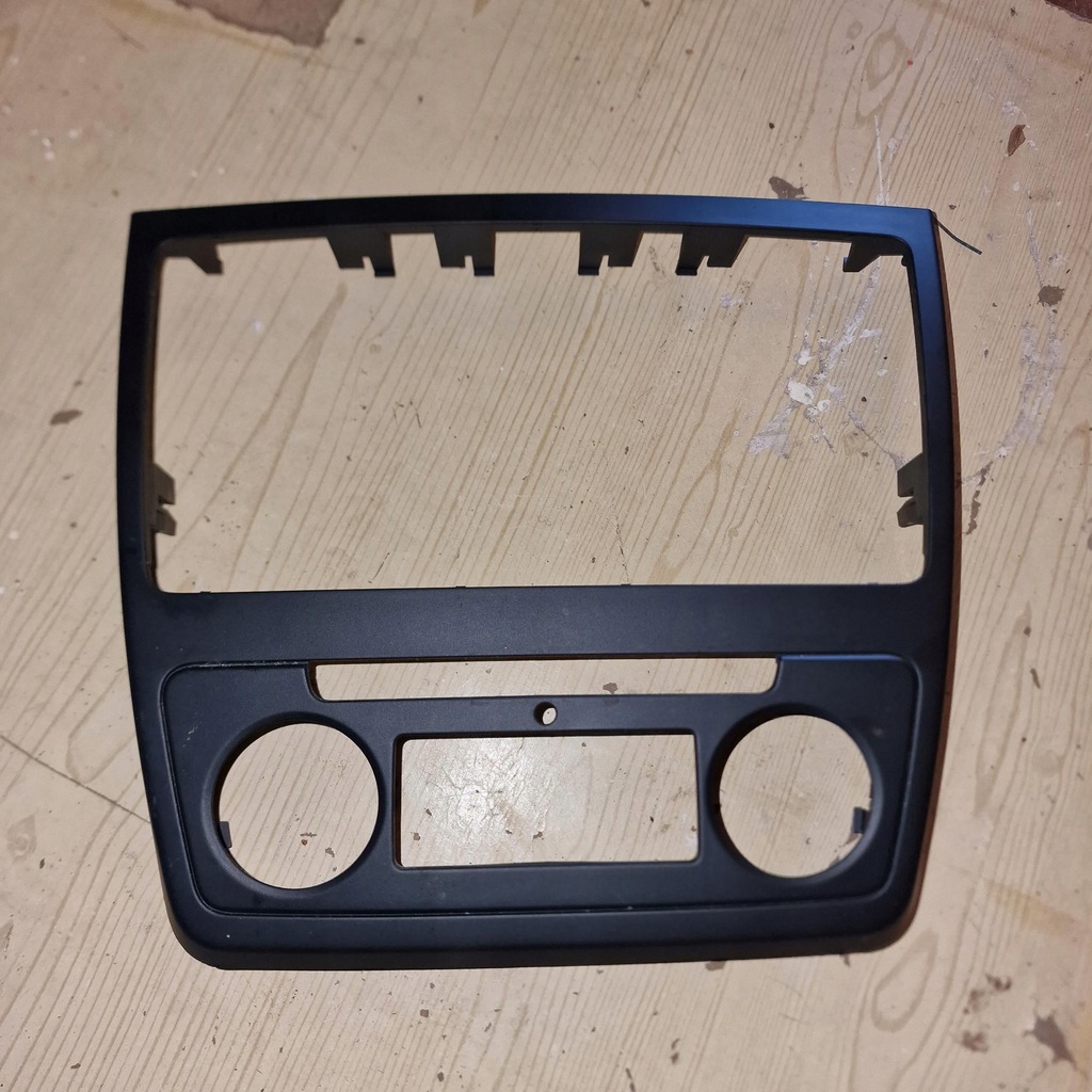 фото №3, Рамка радио skoda yeti 5l0858069h