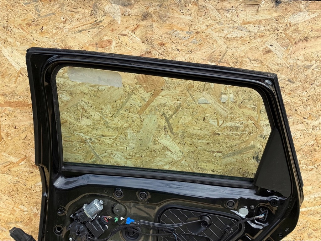 фото №13, Дверь задняя задние правое seat leon iii lift kombi чёрные