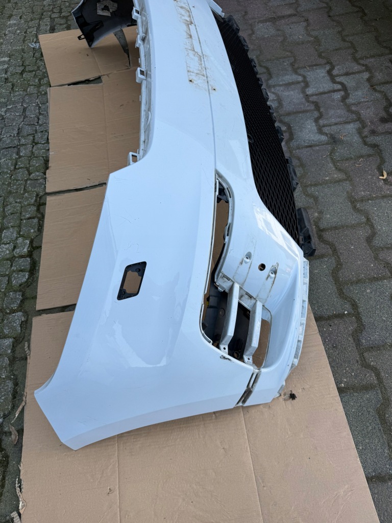 Range rover velar r dynamic передний бампер перед j8a2-17f003 giełda Оригинал