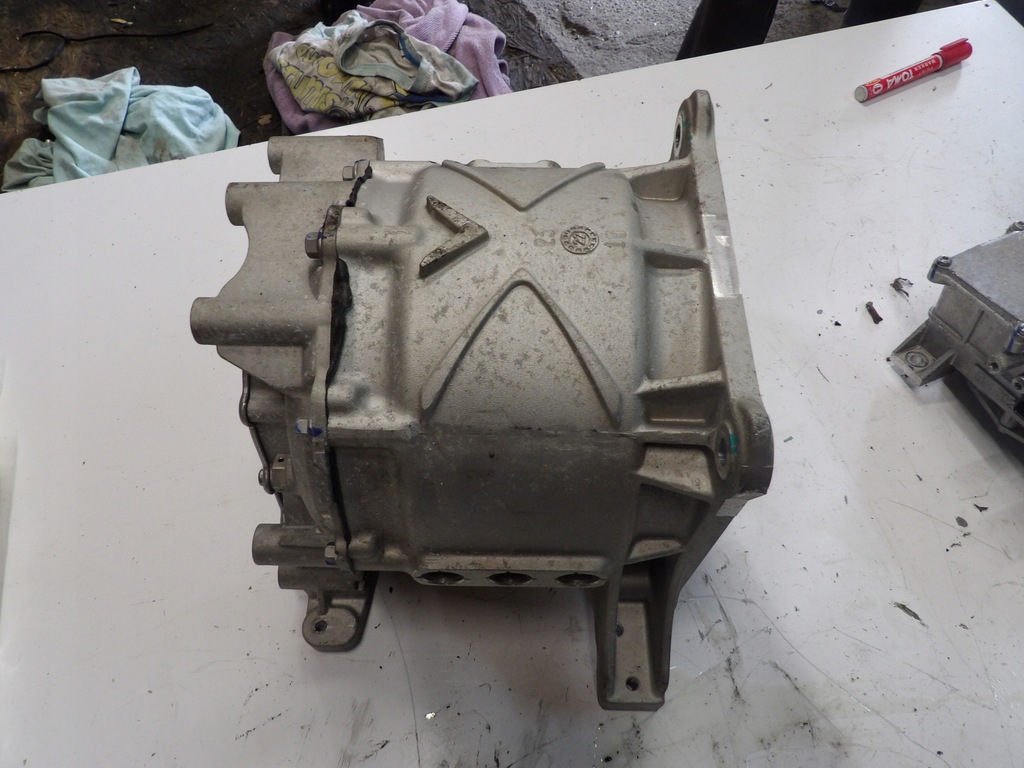 фото №1, Двигатель электрический dacia spring 4db401