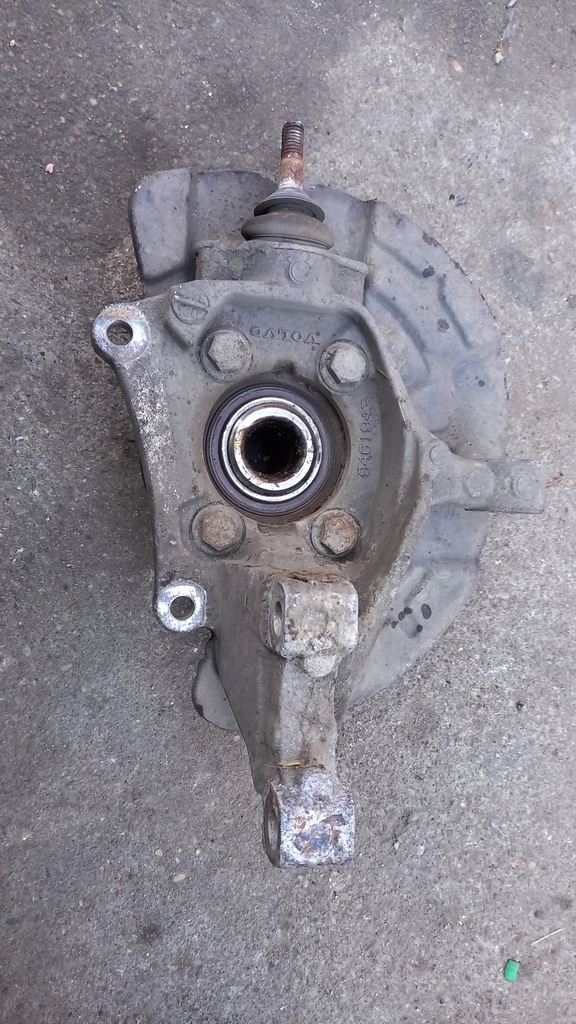 фото №2, Поворотный кулак левая volvo v70 ii 2.4b 01r