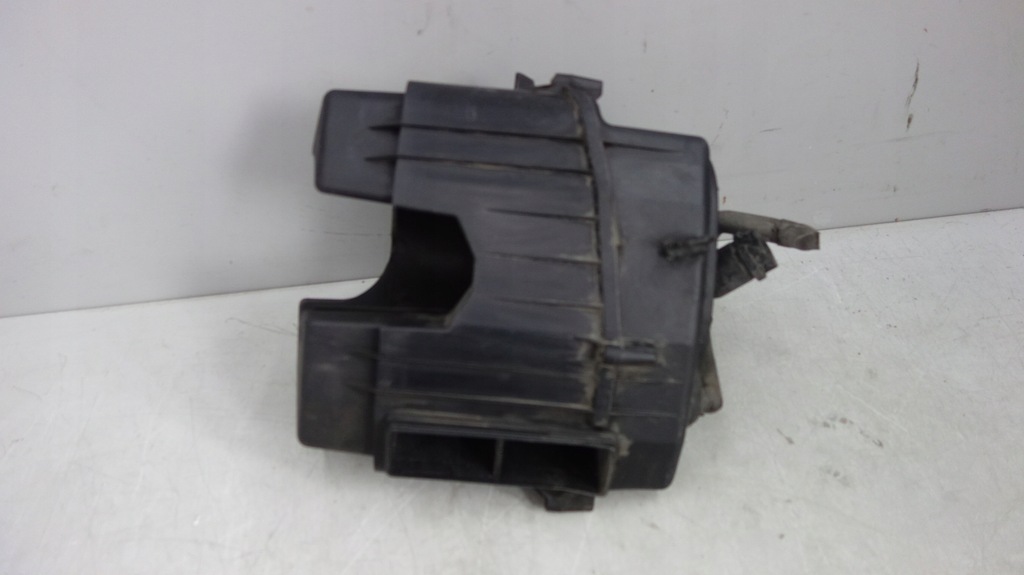 фото №1, Audi s8 d3 корпус фильтр воздуха 4e0129620d