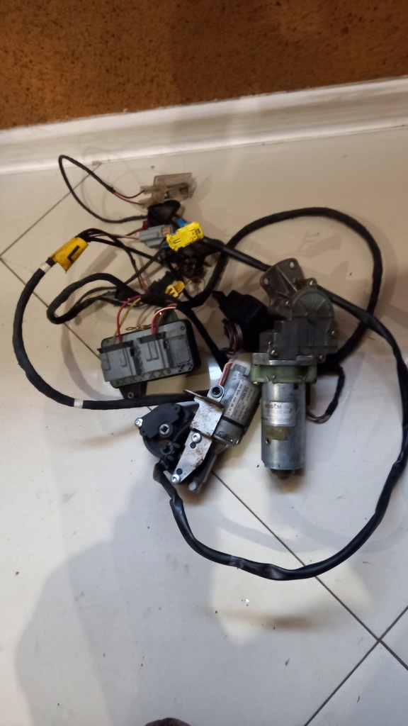 фото №1, Моторчик foleta volvo v70 правый перед