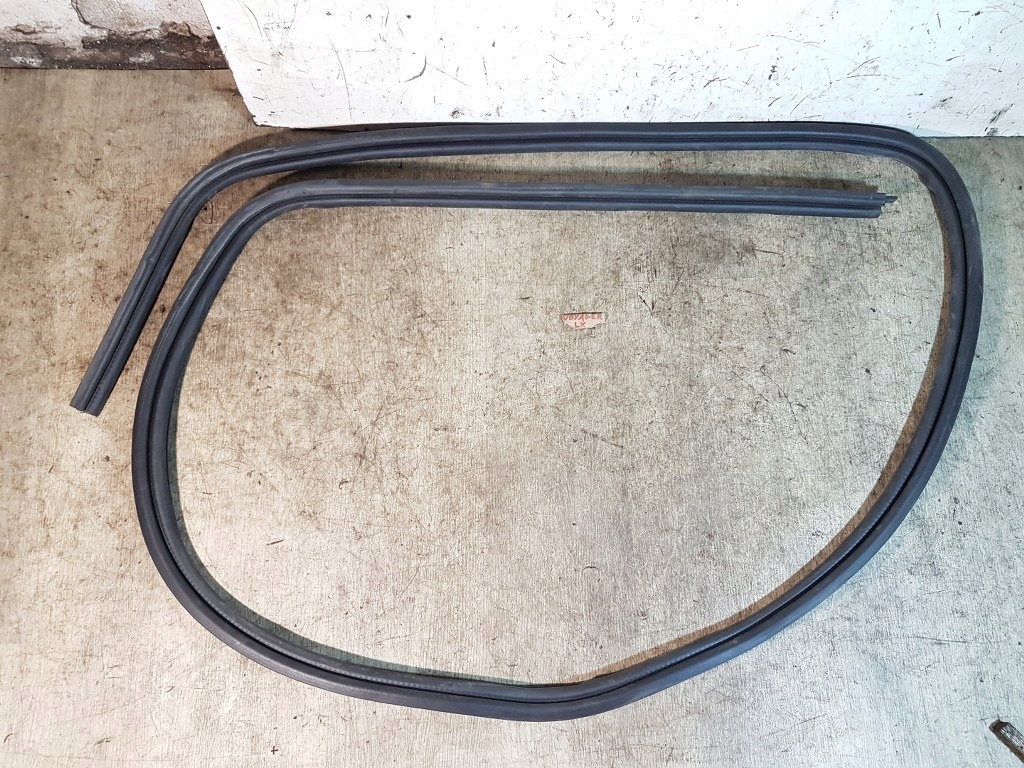 фото №1, Прокладка кузовная chrysler voyager iv