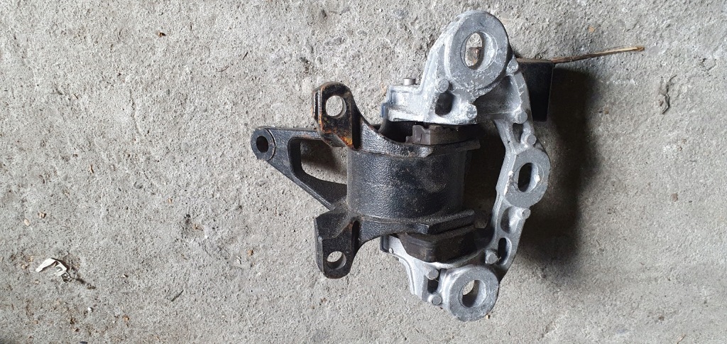 фото №1, Mazda cx5 2.2d - кронштейн подушка двигатель