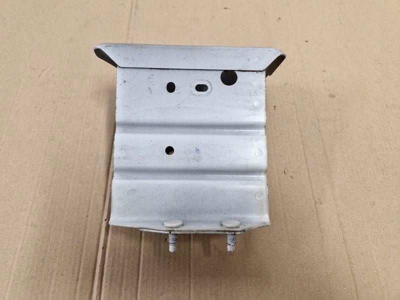 Nissan leaf 1 1 кронштейн  бампера абсорбер відбійник правий перед Зі Шроту