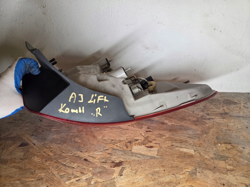 Лампа правий задній права задня opel astra j універсал 13282243 Київ