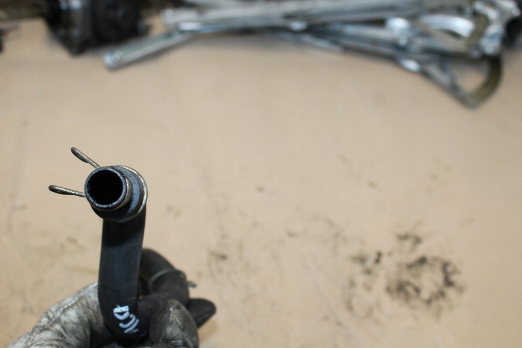 фото №4, Toyota previa 2.0 d4d 1cd труба wąż вентиляция картера вентиляция картера