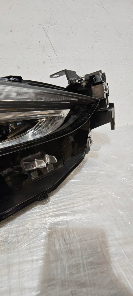 Фара правая  перед mazda vi gj full led Доставка