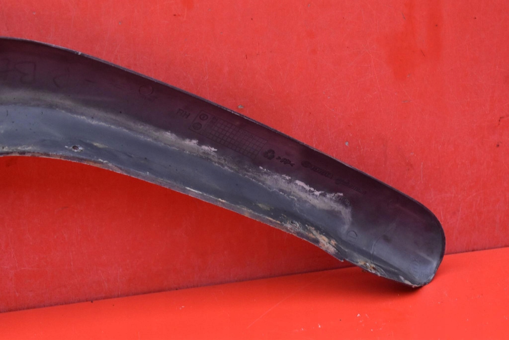 фото №5, Молдинг крыла правый задняя czarna 127955 toyota rav 4 1 i 3d 94-98