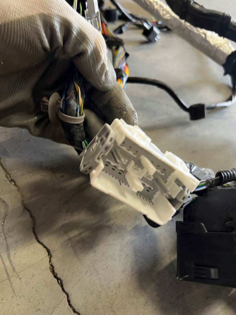 фото №9, Проводка жгут отсек двигателя ford escape mk4 1.5 eb