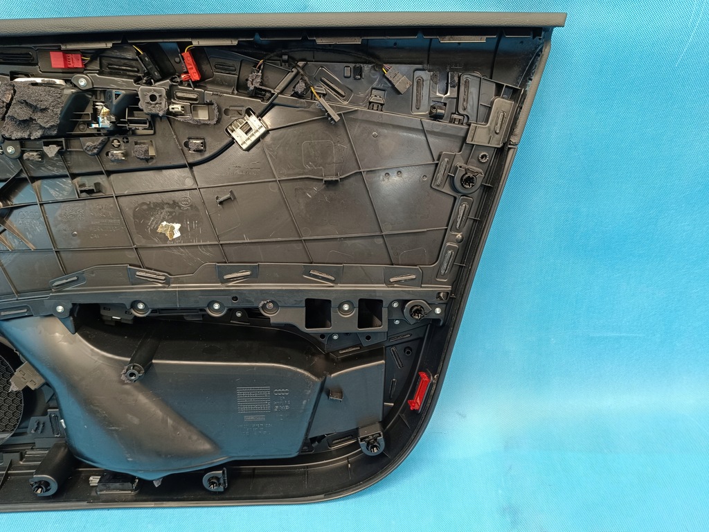 фото №8, Audi a4 b9 avant 2.0 tfsi 150kw 4x4 2023r обшивка двері лівий перед 8w0867133