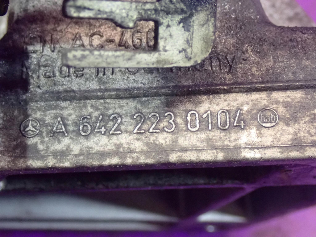 Mercedes e-klasa w211 06- fl 3,0 cdi 642.920 кронштейн двигателя правая a6422230104 Недорого