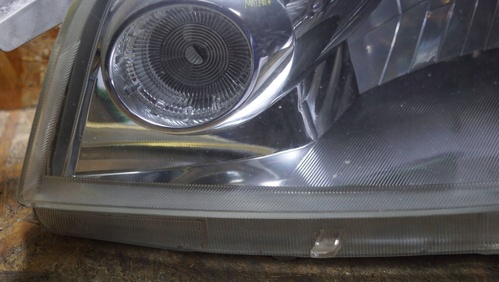 фото №8, Daihatsu materia лампа левый перед uk c1847