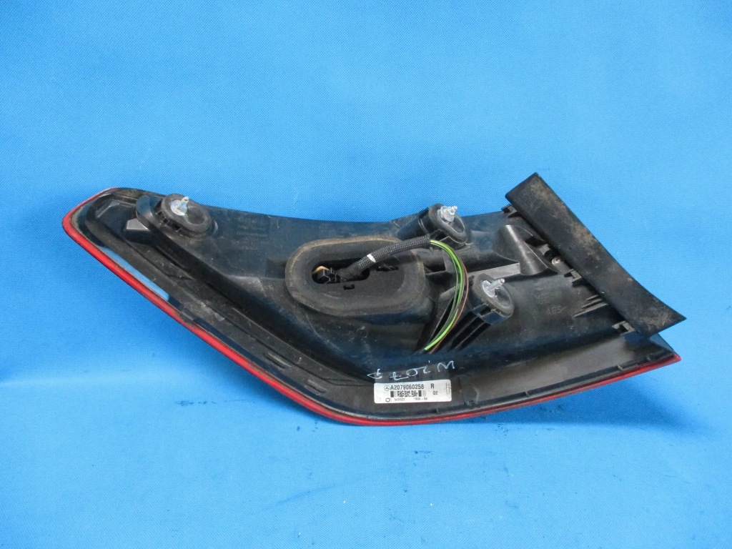 Фара правая задняя led mercedes c207 a207 a2079060258 Недорого