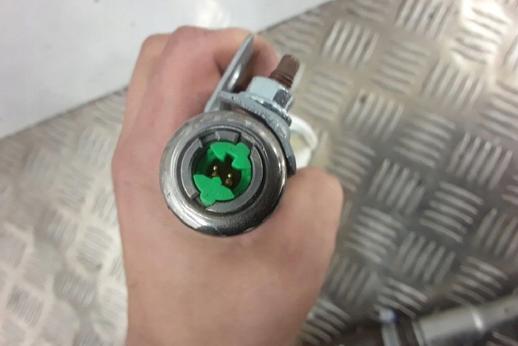 фото №8, Шторка безопасности правая volvo xc90 i 31271166 2.4l дизель 136kw 2009