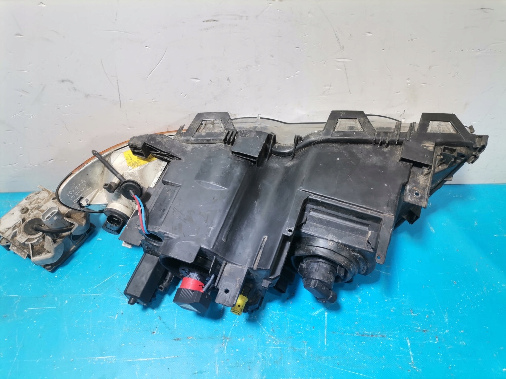 Bmw e46 фара правый ксенон с Разборки