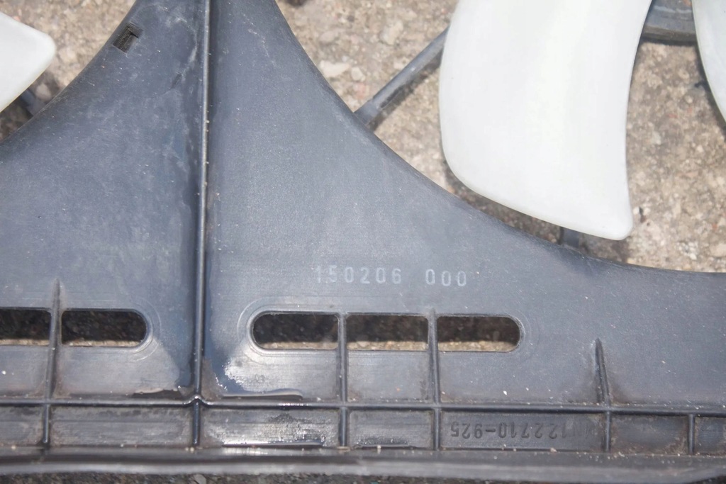 фото №11, Toyota avensis t250 2003 корпус вентиляторів