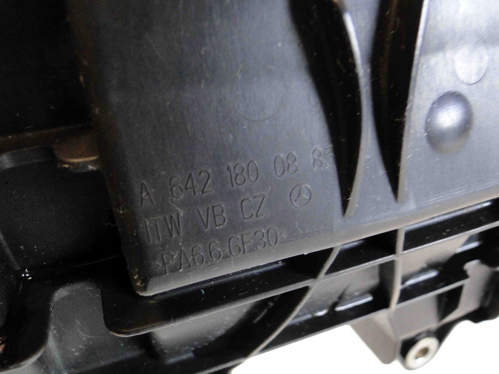 фото №10, Mercedes-benz оригінальний номер a6421800885 перегородка картера