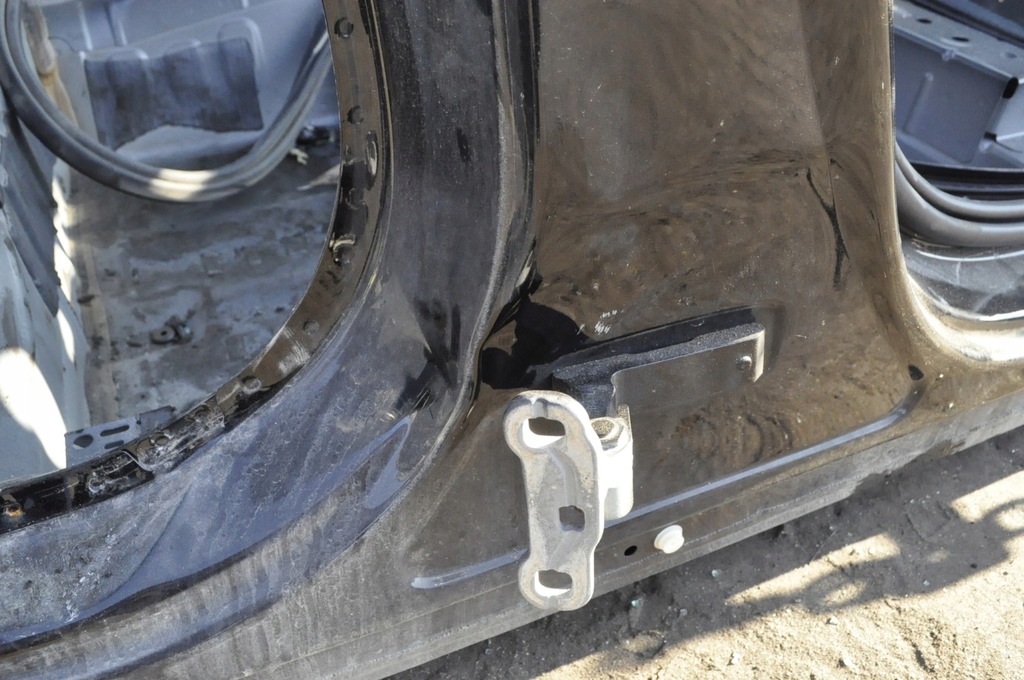 фото №9, Volvo xc40 2017- блок двигуна a поріг правий