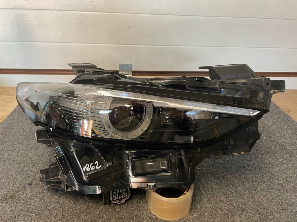 фото №1, Mazda 3 лампа правая перед передняя mazda 3 bp 19- full led bcjh-51030 9 pin
