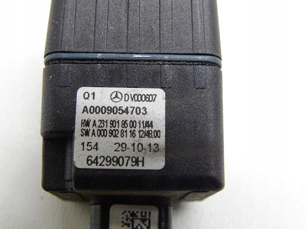 фото №9, Ручка мікровимикач камера кришки багажника a0009054703 merceces w176 a-klasa