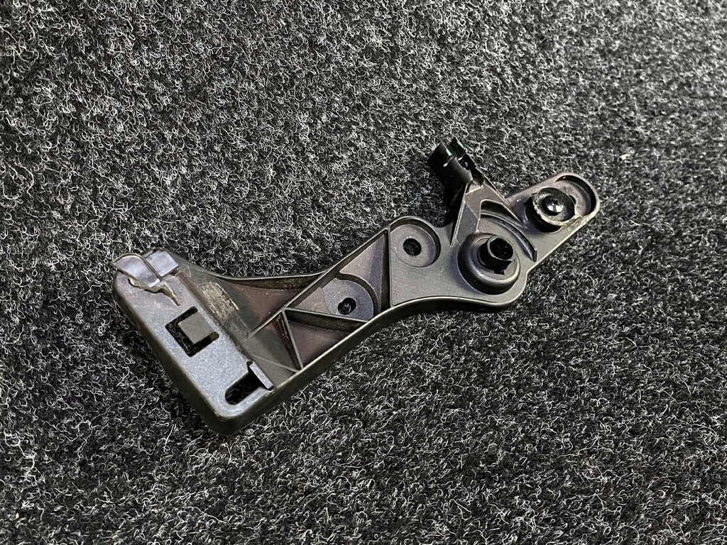 фото №3, Bmw seria 4 f32 кронштейн ручка капот 7326365