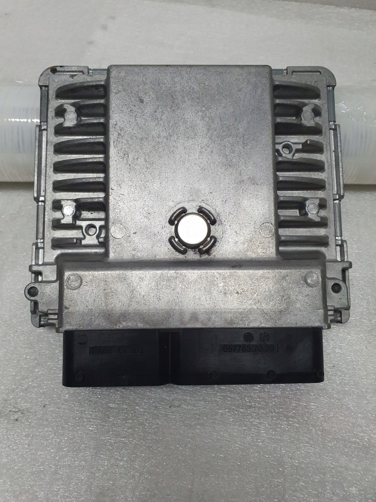 фото №1, Бортовий комп'ютер двигуна vw golf vi plus 03f906070a