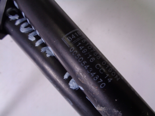 фото №3, Амортизаторы капот alfa romeo giulia 2016 rok