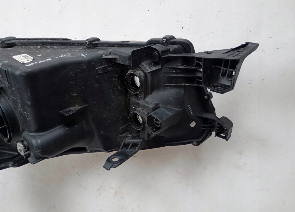 фото №11, Лампа передняя правая toyota hilux viii 8 15-20