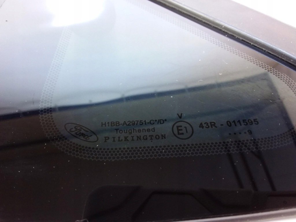 фото №3, Ford fiesta mk8 стекло кузовная задняя левая