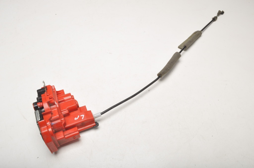 фото №1, California f149 замок дверь левый перед 081015700