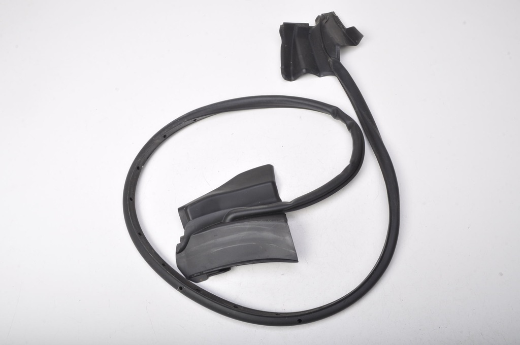 фото №1, Maserati levante sq4 прокладка дверь правый задняя 19r