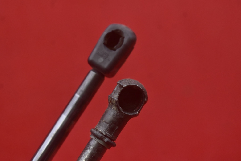 Привід помпа кришки багажника 13278258 315005777 opel insignia a універсал Недорого