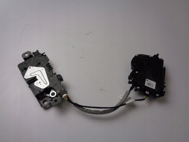 фото №4, Замок доводчик крышки bmw serii 1 f40 2019-