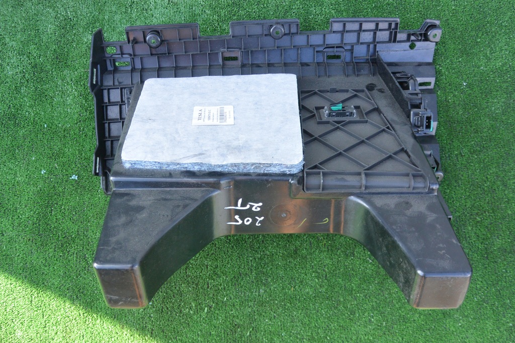 фото №5, Бардачок пасажира tesla model s 12-16 eu