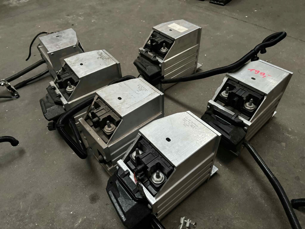 Audi дополнительный аккумулятор аккумулятор 8w0915172b Недорого