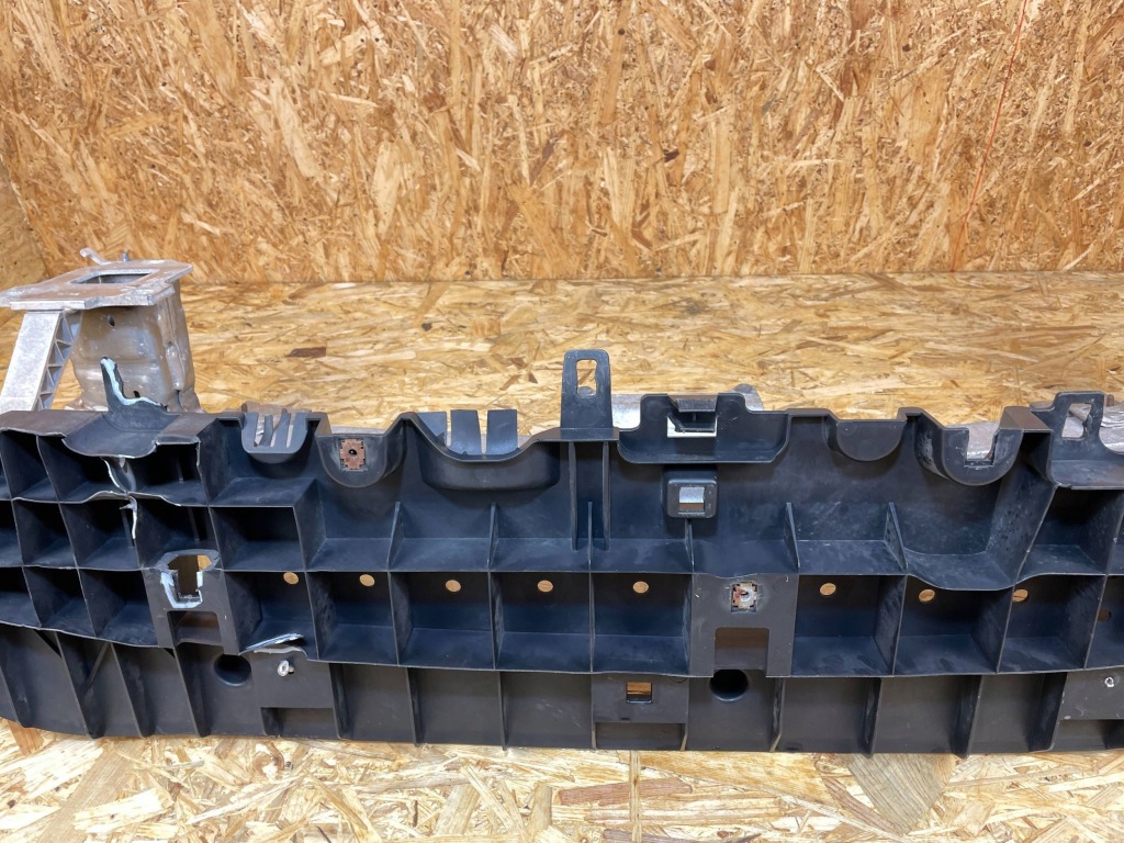 Балка бампера перед передняя peugeot 2008 1 9678452480 9600435580 2013- в Украине