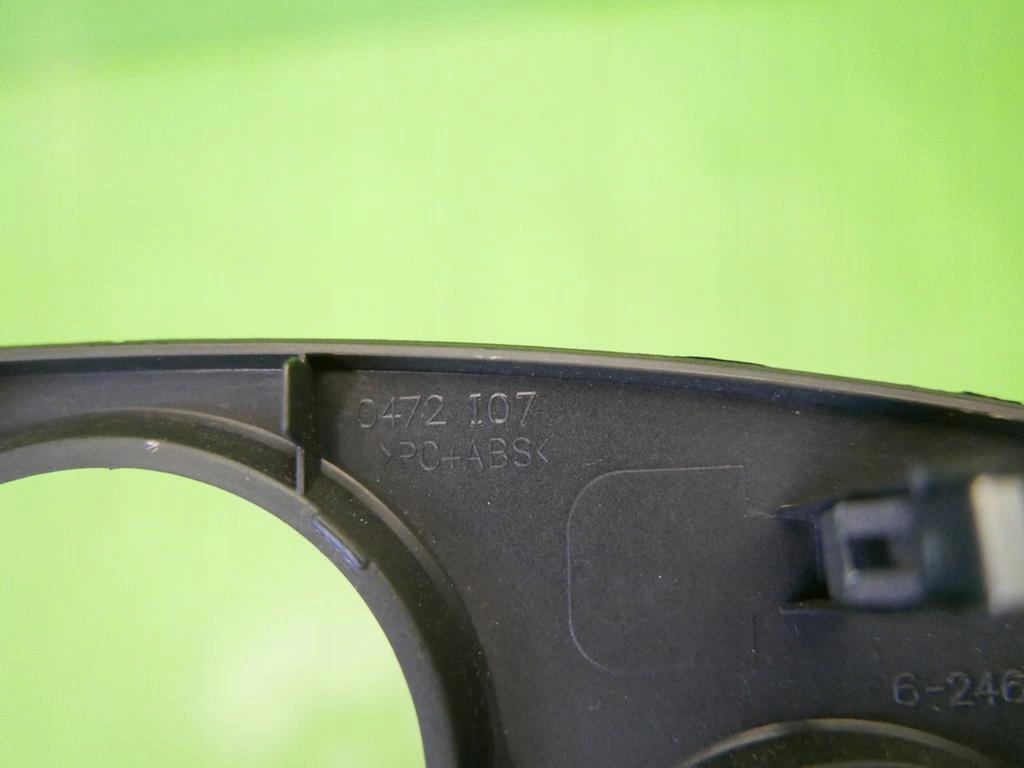 фото №12, Рамка консоли средняя renault clio iii phi 05-09