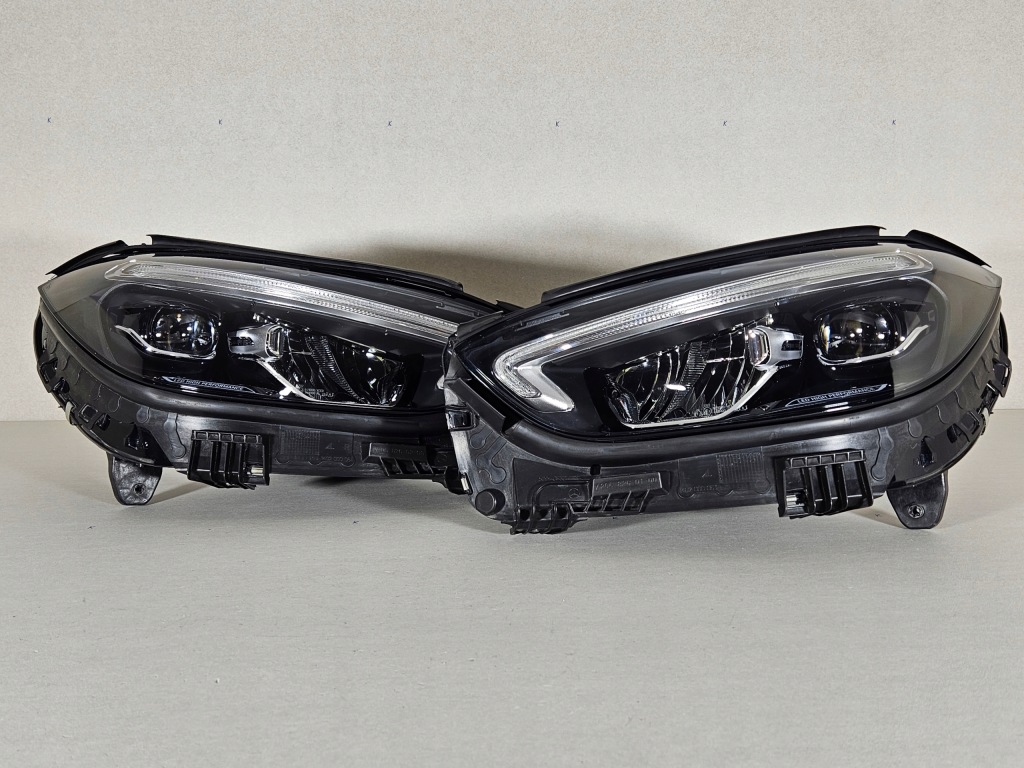 фото №1, Mercedes c-klasa w206 full led лампа левая правая eu