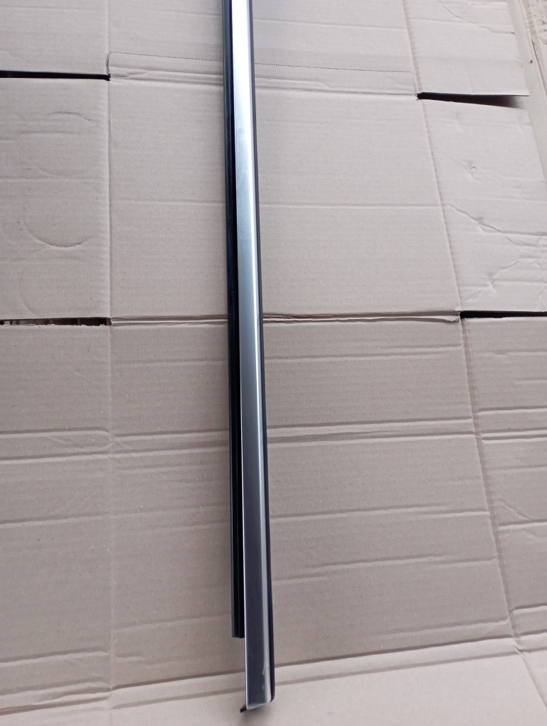 фото №3, Audi q7 4m0 молдинг двері задня права