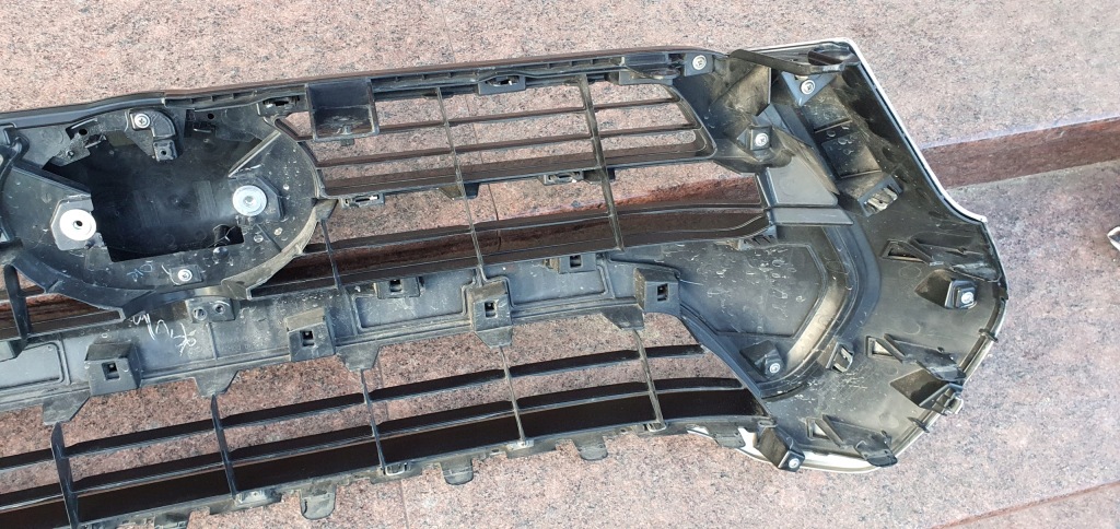 фото №14, Toyota hilux viii lift 2020- решётка радиатора решётка радиатора хром