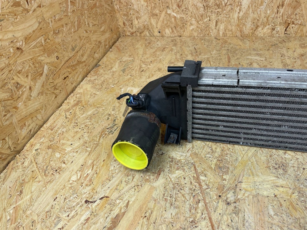 Радіатор повітря інтеркулер volvo v40 2 2.0d 31338474 2012- Ціна