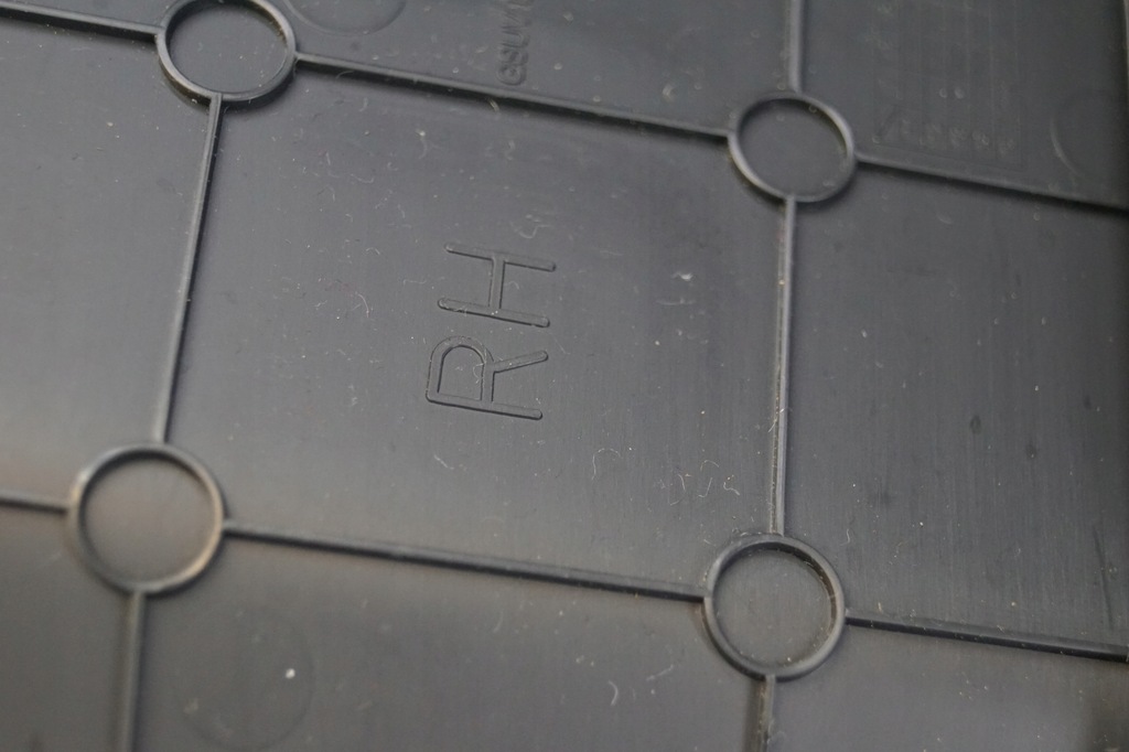 фото №16, Обшивка багажника правий chevrolet trax 95190815