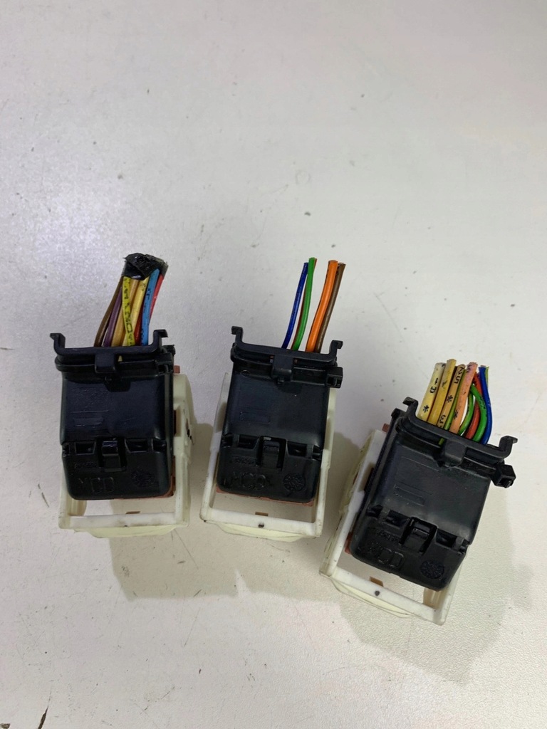 фото №5, Роз'єми штекер колодка коробка запобіжників bsm r09 peugeot 207 citroen c