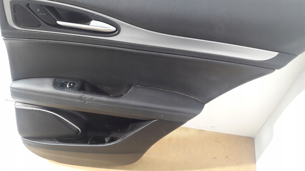 фото №13, Alfa romeo stelvio обшивка двері оббивка обшивки комплект