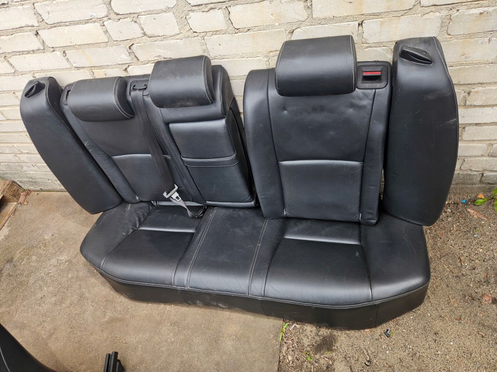 Toyota avensis t27 09-14 комплект сидений кожаных чёрные обшивки Киев