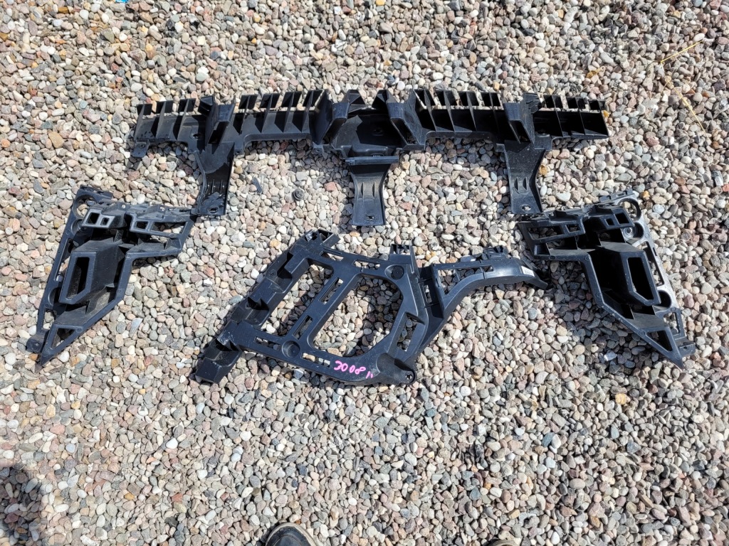 фото №1, Направляющие бампера задняя peugeot 3008 ii 9811280580