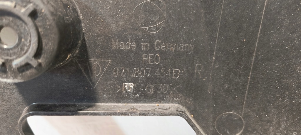 фото №12, Напрямна бампера правий задня porsche panamera 971